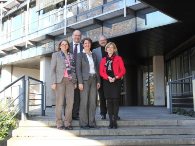 Machen sich stark für Medienkompetenz an Schulen (von links): Jutta Heimann-Feldhoff, Volker Jürgens, Andrea Schrahe, Ulrich Sawade und Diana Schikorra. Foto: Nadine Quadt